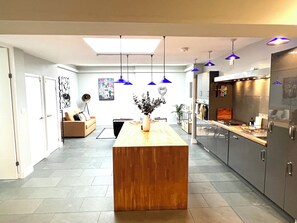 Interior - Stylish 3-bed converted bakery in central Cheltenham – bold, bright & perfect for groups. (Cheltenham)