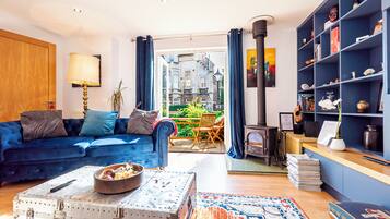 Smart TV, fireplace, offices