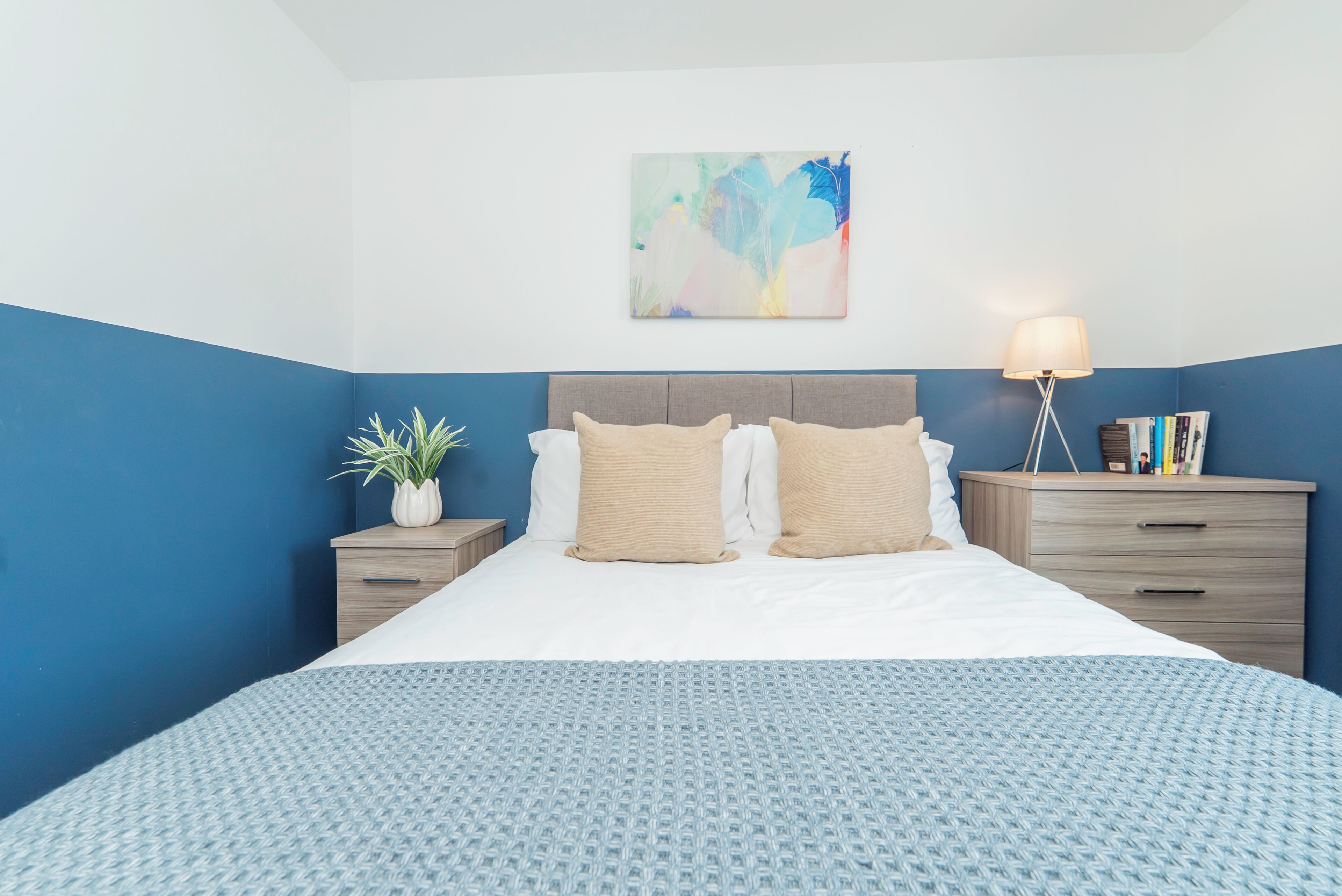 3 slaapkamers, een strijkplank/strijkijzer, gratis wifi, beddengoed