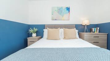 3 slaapkamers, een strijkplank/strijkijzer, gratis wifi, beddengoed