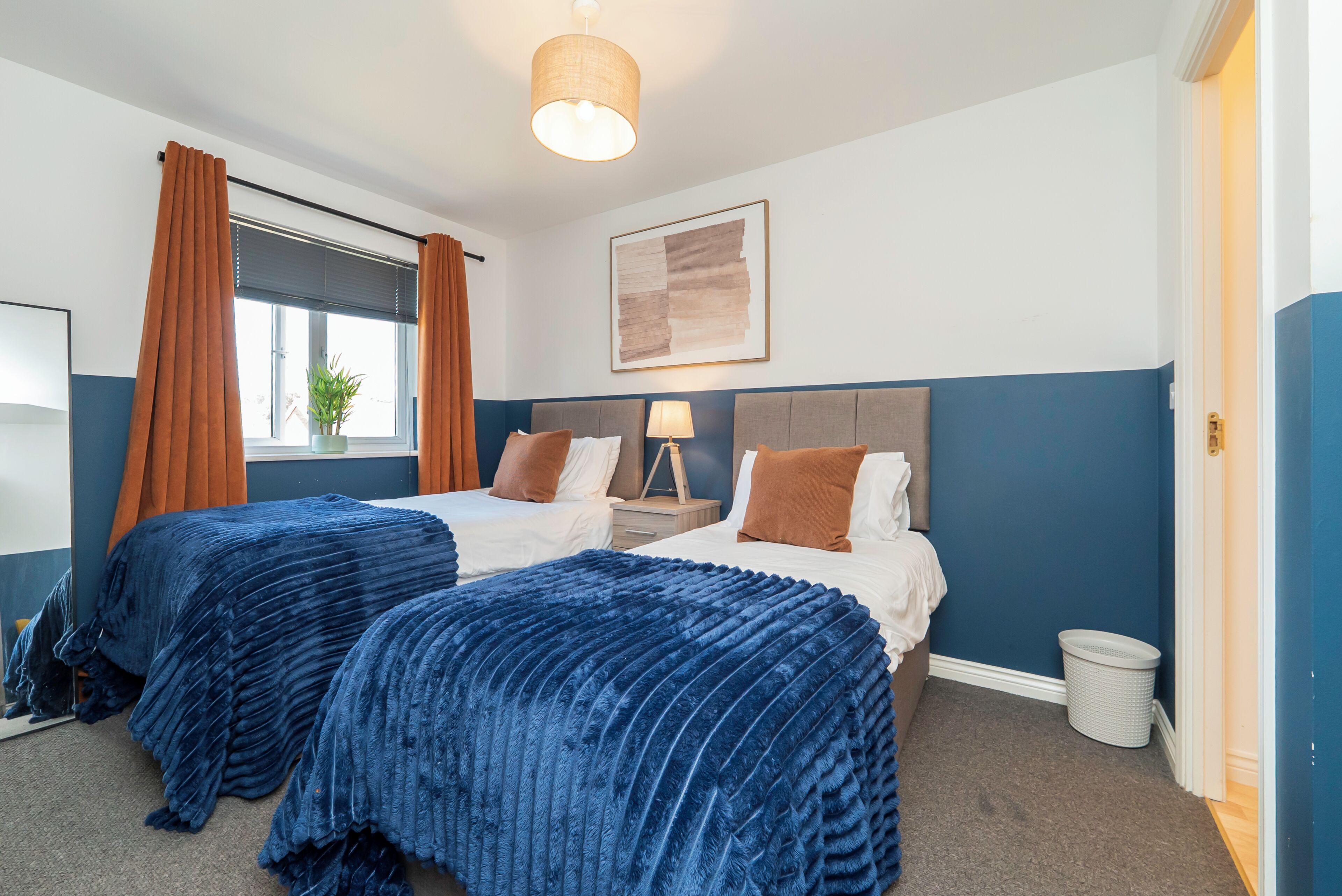 3 bedrooms, iron/ironing board, WiFi (free), bed sheets