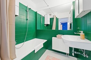 Appartement Supérieur, balcon, vue ville | Salle de bain