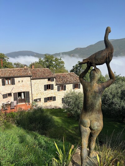 Vacation apartment in the middle of paradise, on Monte Paganuccio / Marche. Nature and tranquillity.