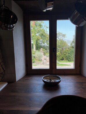 المنشأة من الداخل