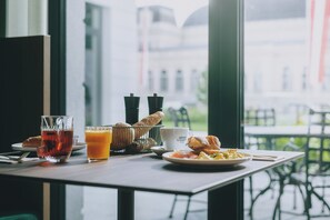 Gratis frukostbuffé varje dag