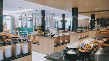 包每日自助早餐