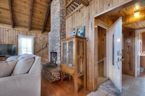 Smart TV, DVD player, books