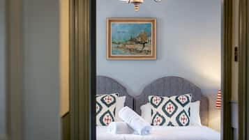 2 bedrooms, iron/ironing board, travel crib, free WiFi