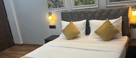 Deluxe Double Room | Free WiFi, bed sheets