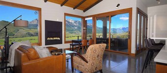 Edge of Paradise, brand new 3BD/2.5BA, views!