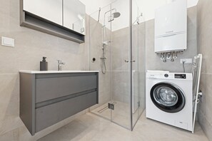 Deluxe Apartment, City View | Bathroom - 4ty3-Apartments Rochus-Market is calling (Vienna)
