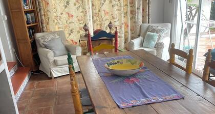 Charming cottage outside Frigiliana with AC, WiFi