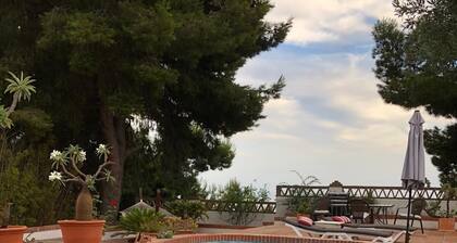 Charming cottage outside Frigiliana with AC, WiFi