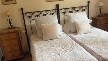 1 chambre, fer et planche Ă repasser, Wi-Fi, draps fournis