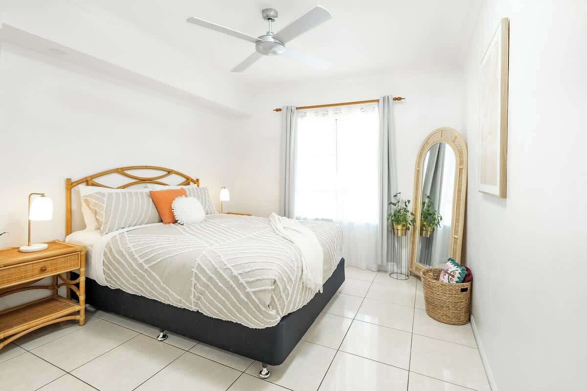 2 bedrooms, iron/ironing board, free WiFi, bed sheets