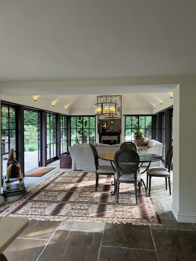 Luxury characterful home in 1 acre with pool in Burhill Park Golf Club, Surrey 