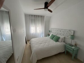 2 quartos, ferros/tábuas de passar roupa, Wi-Fi de cortesia
