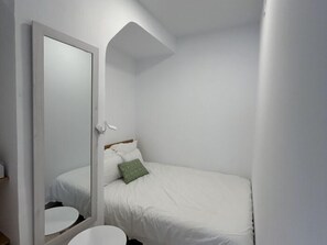 2 quartos, ferros/tábuas de passar roupa, Wi-Fi de cortesia