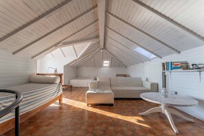 Departamento, balcón, vista al mar | 4 habitaciones, tabla de planchar con plancha y cunas gratuitas