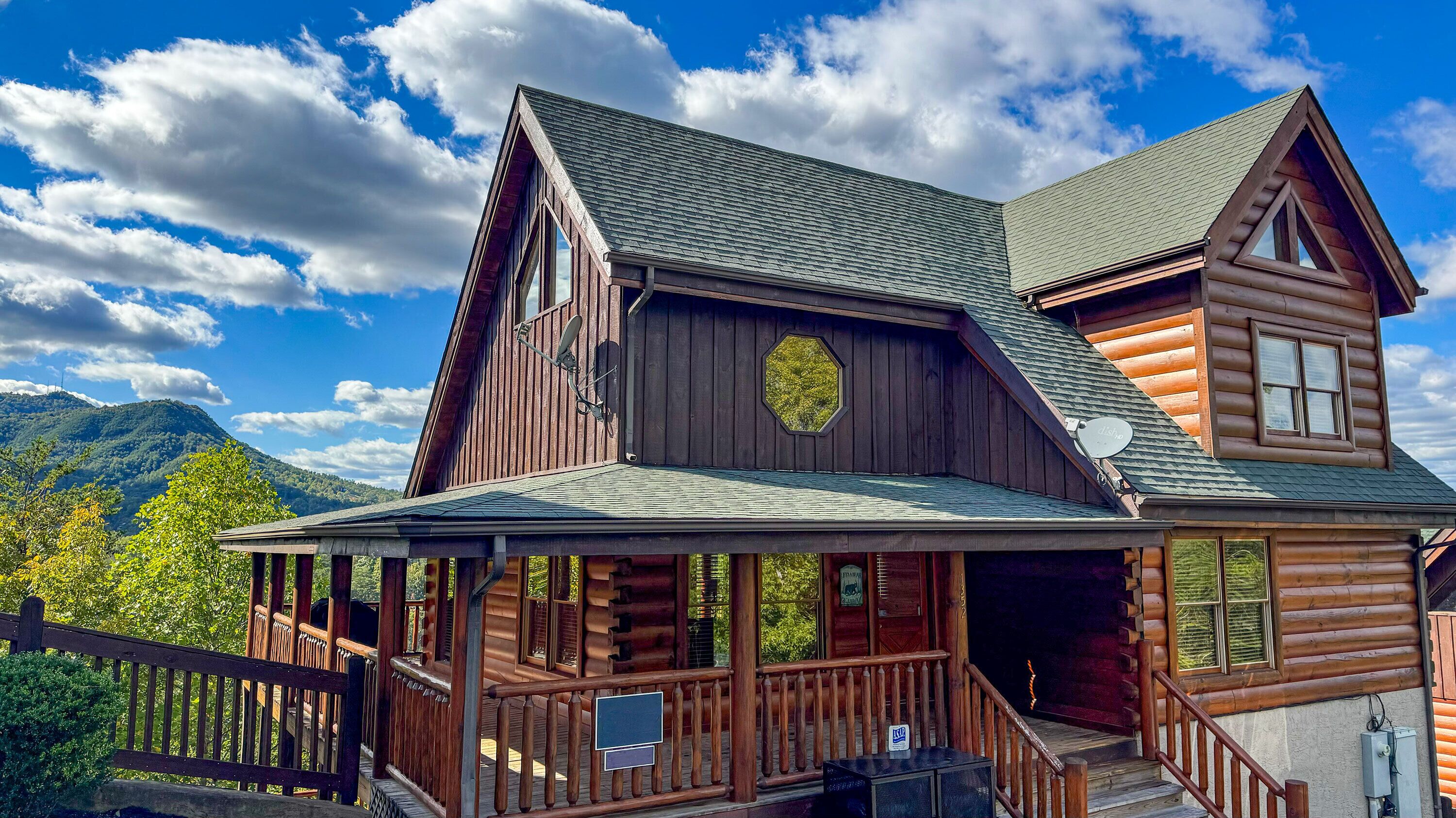 Evergreen Oasis - 6BR, Theater Room & 2 Hot Tubs!! Reviews, Deals