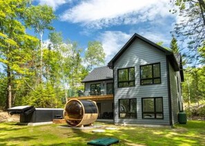 Exterior - Brand New with Spa & Sauna - Le NaturO Spa (St-Côme,)