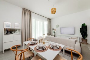 Dining - 1 BR La Vie Private beach JBR Dubai Marina (Dubai)