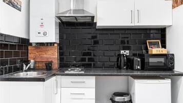 Studio – superior | Eget kjøkken | Minikjøleskap, mikrobølgeovn og kjøkkenutstyr