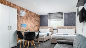 Superior Studio | WiFi (free) - Whitechapel Grand (London)