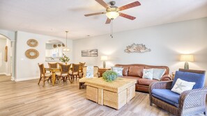 TV, DVD player - 1212 Ironwood - Barefoot Resort Rentals (North Myrtle Beach)