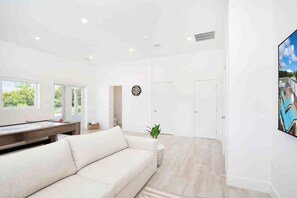 Smart TV, tenis de mesa y impresora 