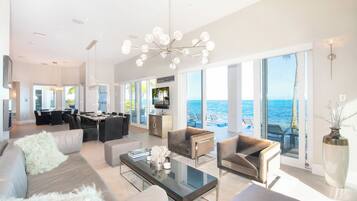 智能电视、电子游戏、桌上足球