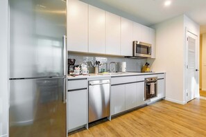 Fridge, microwave, oven, stovetop - Full Private Apt Downtown Seaport with Pool (Boston)