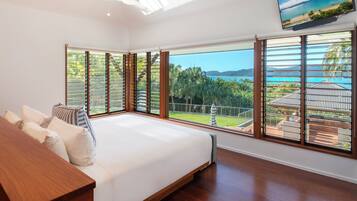 7 bedrooms, iron/ironing board, WiFi, bed sheets