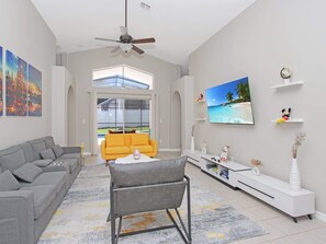 TV - Castle Keys Salt Water Pool Home 10 mins to Disney (Kissimmee)
