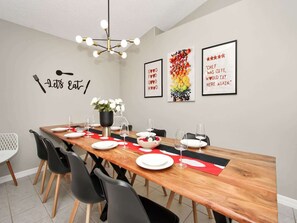 Dining - Castle Keys Salt Water Pool Home 10 mins to Disney (Kissimmee)