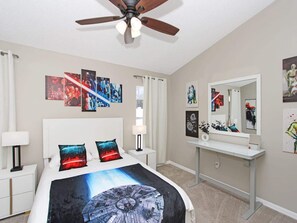 4 bedrooms, iron/ironing board, travel crib, WiFi - Castle Keys Salt Water Pool Home 10 mins to Disney (Kissimmee)