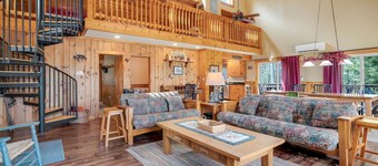 Lake Front Cabin on Desirable Highland Lake