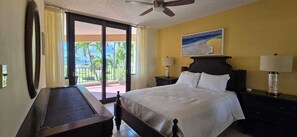 3 室のベッドルーム、デスク、アイロン / アイロン台、旅行用ベビーベッド