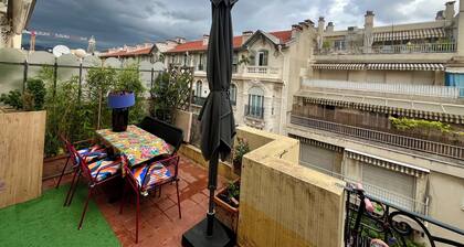 Art Deco apartment with large terrace - Cœur de Nice Libération