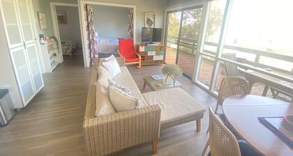 Straight to the Point - Sea views from balcony, dog friendly!