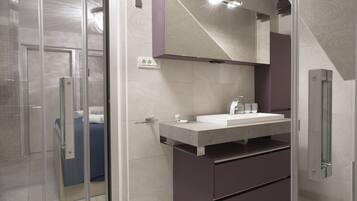 Apartment, 1 Schlafzimmer, Meerblick, Erdgeschoss | Badezimmer
