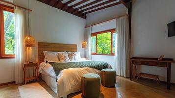 Cabana Dupla com ofuro (Tye) | 1 quarto, quartos à prova de som, Wi-Fi de cortesia, roupa de cama