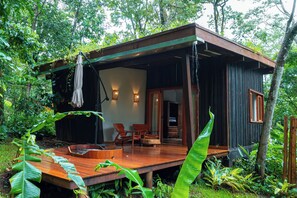 Double Cabin with Hot Tub (Tye) | Soundproofing, free WiFi, bed sheets - Boarã Lodge Natureza (Pirenópolis)