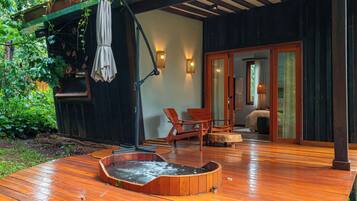 Double Cabin with Hot Tub (Tye)