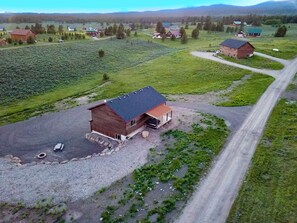 Exterior - Yellowstone Peaks Lodge+HotTub+5Bdms+WiFi+NearYNP (Island Park)