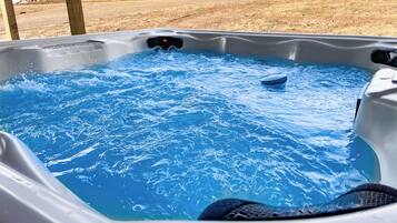 Bain à remous extérieur