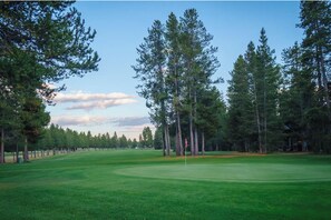 Golf - Yellowstone Peaks Lodge+HotTub+5Bdms+WiFi+NearYNP (Island Park)
