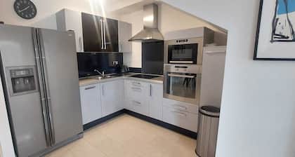 Elegantly Refurbed 2BD in Shankill - 3km from Bray