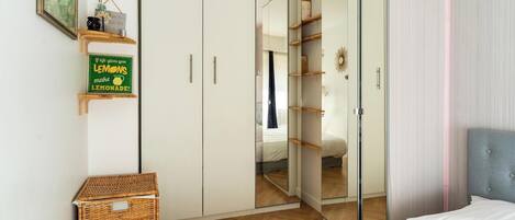 1 bedroom, desk, iron/ironing board, Internet