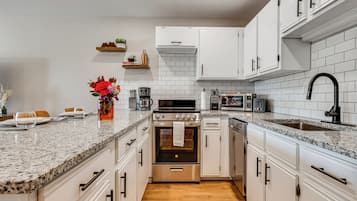 Apartment (0 Bedroom) | Interior